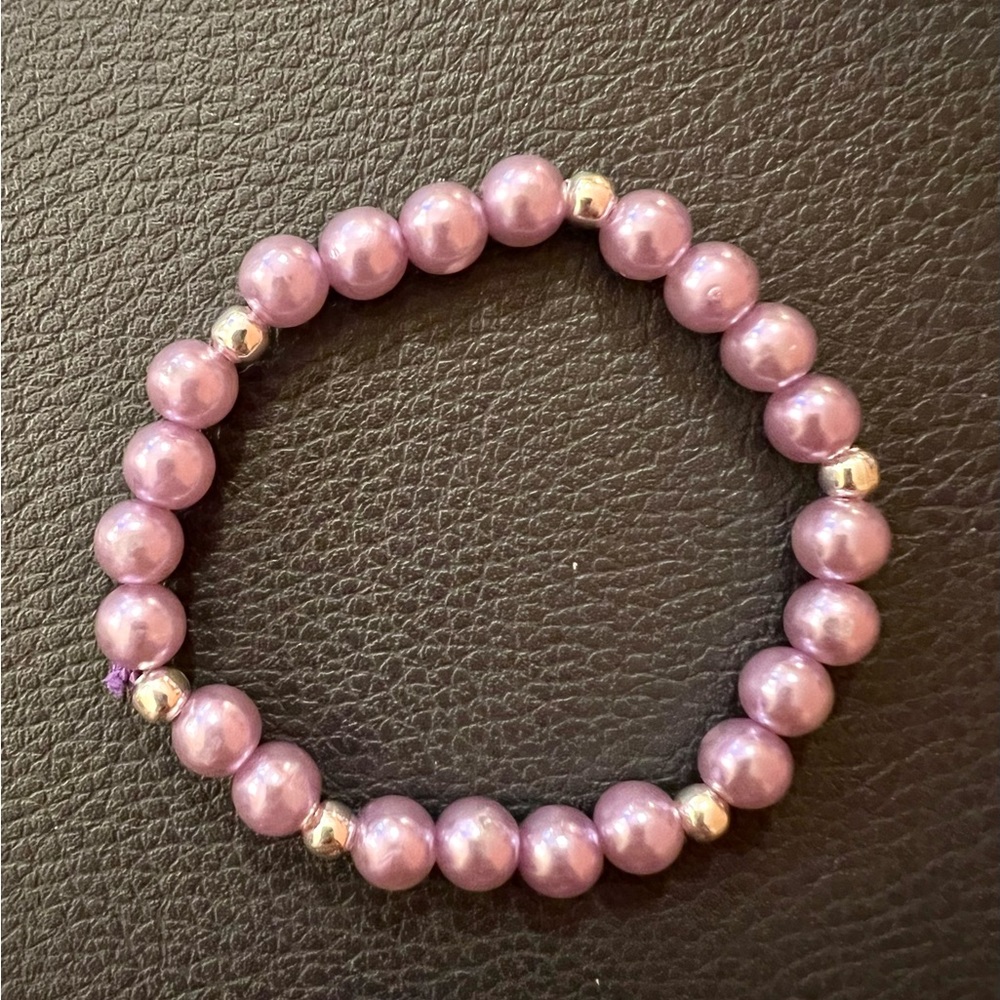 CUSTOMIZABLE Lavender purple acrylic beaded stretchy charm bracelet. - Picture 2 of 2